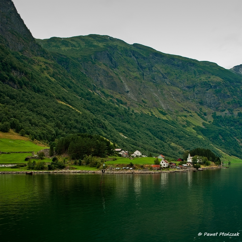 net_IMGP7658_3_p.jpg - Naerofjorden - from Gudvangen to Kaupanger