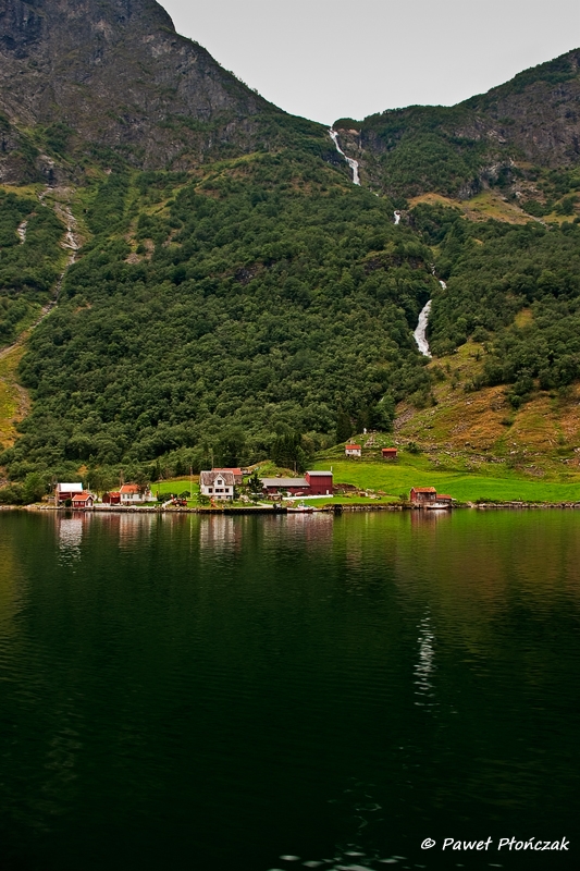 net_IMGP7662_p.jpg - Naerofjorden - from Gudvangen to Kaupanger