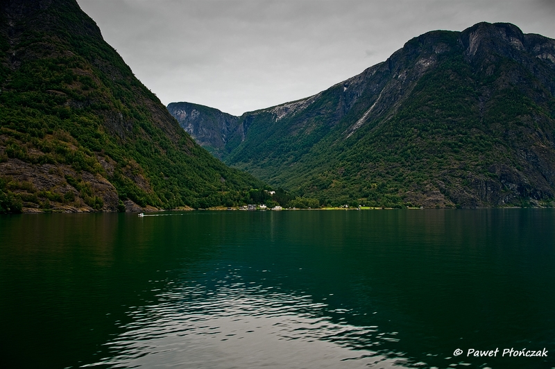 net_IMGP7681_p.jpg - Naerofjorden - from Gudvangen to Kaupanger