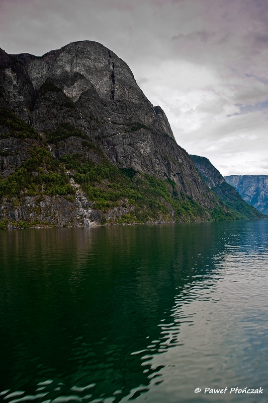 net_IMGP7683_p.jpg - Naerofjorden - from Gudvangen to Kaupanger