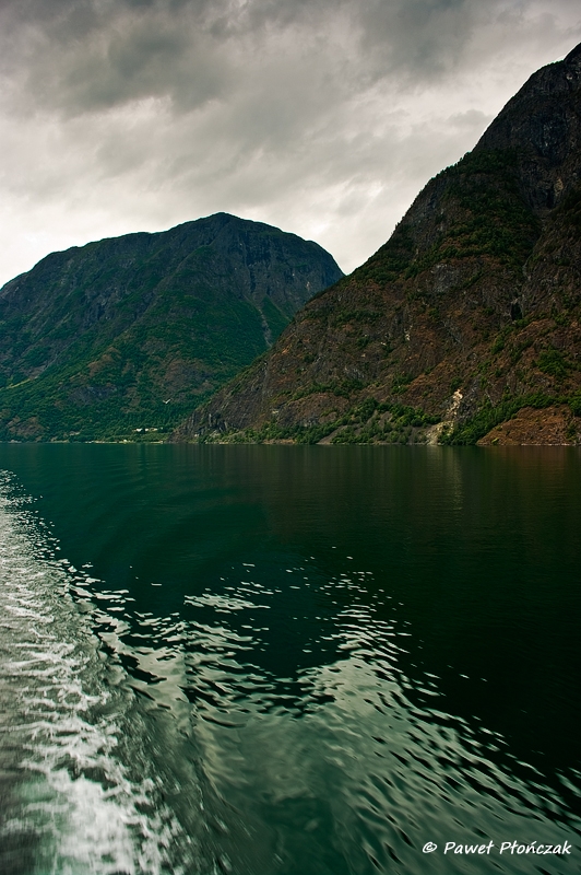 net_IMGP7685_p.jpg - Naerofjorden - from Gudvangen to Kaupanger