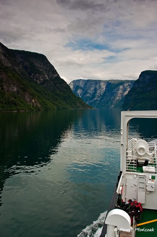 net_IMGP7688_p.jpg - Naerofjorden - from Gudvangen to Kaupanger