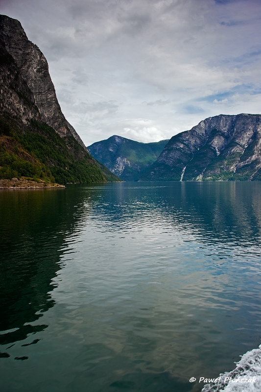 net_IMGP7698_p.jpg - Naerofjorden - from Gudvangen to Kaupanger