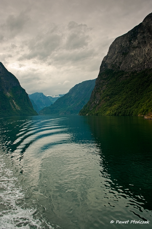 net_IMGP7702_p.jpg - Naerofjorden - from Gudvangen to Kaupanger