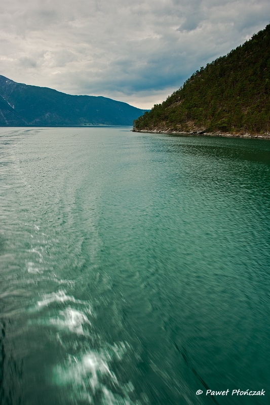 net_IMGP7744_p.jpg - Naerofjorden - from Gudvangen to Kaupanger