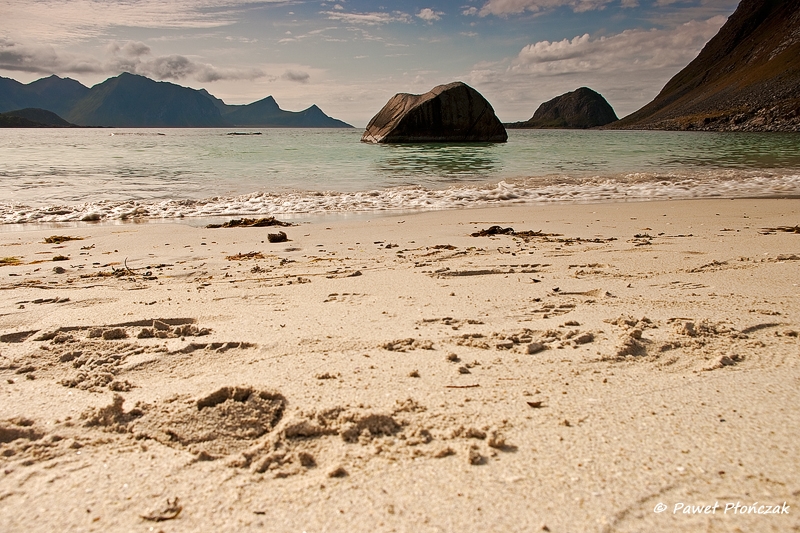 net_IMGP8399_p.jpg - The beach at Utakleiv